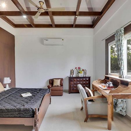 Stayvista'S Lakeside Whispers - Lake & Mountain-View Villa With Lawn & Indoor-Outdoor Games ناغبور المظهر الخارجي الصورة