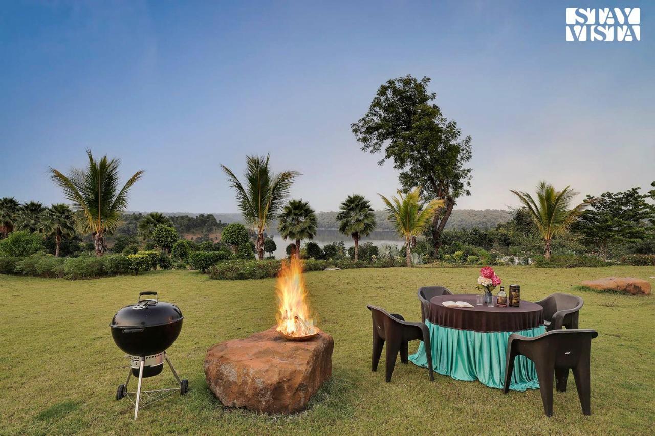 Stayvista'S Lakeside Whispers - Lake & Mountain-View Villa With Lawn & Indoor-Outdoor Games ناغبور المظهر الخارجي الصورة