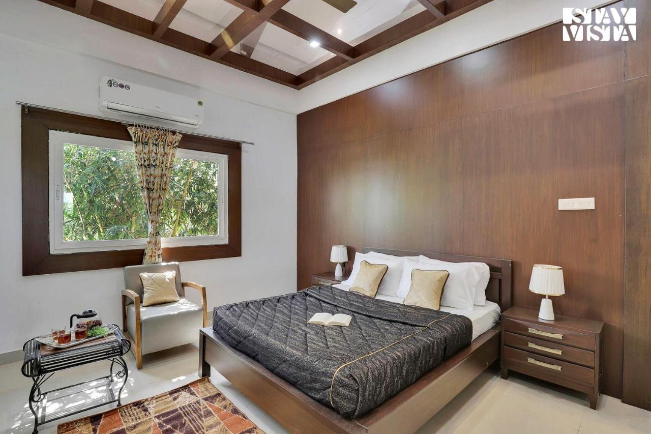 Stayvista'S Lakeside Whispers - Lake & Mountain-View Villa With Lawn & Indoor-Outdoor Games ناغبور المظهر الخارجي الصورة